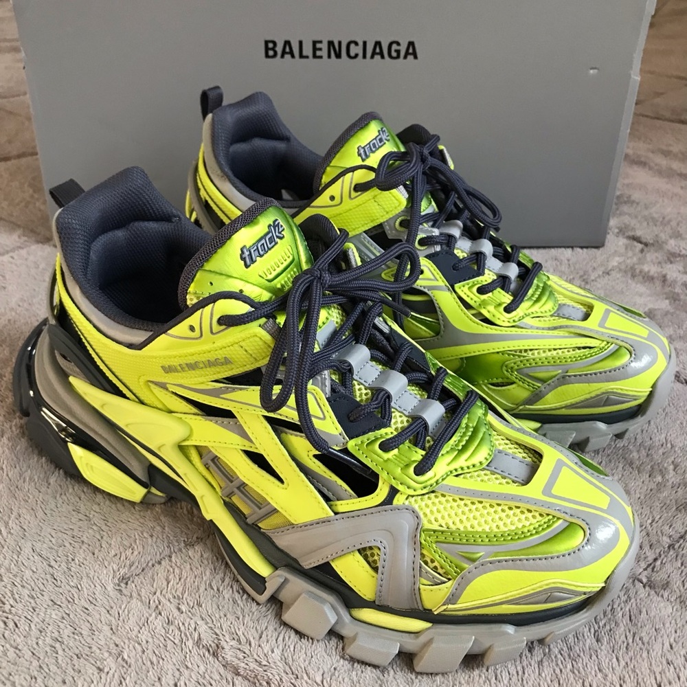 BALENCIAGA Track 2.0 Sneakers 🎉Host Pick🔥 - Picture 3 of 10